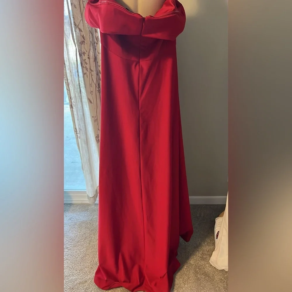 La Femme Curve Red Off The Shoulder Long Dress - Picture 11 of 15